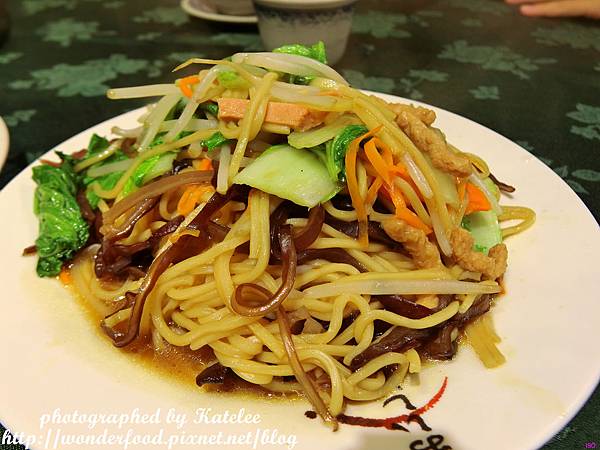 【京園素食館】美味可口不油不膩的健康素食/素食餐點名肉食化 ★ 近捷運行天宮站