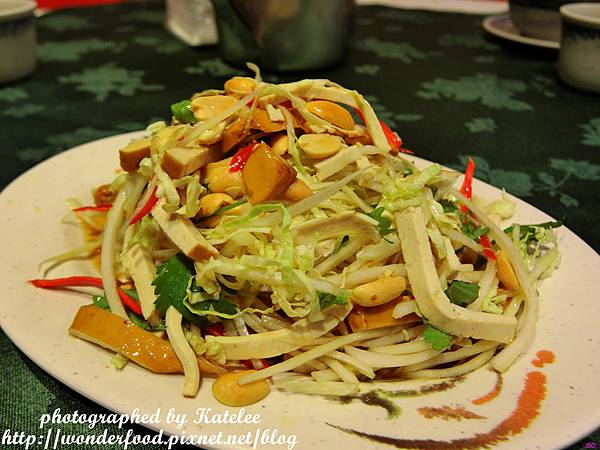 【京園素食館】美味可口不油不膩的健康素食/素食餐點名肉食化 ★ 近捷運行天宮站