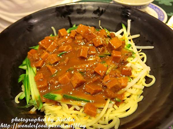 【京園素食館】美味可口不油不膩的健康素食/素食餐點名肉食化 ★ 近捷運行天宮站