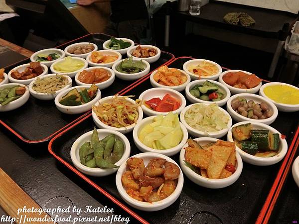 【韓鄉韓國料理】40~50種特色小菜吃到飽 ★ 石鍋嗶嗶飯/銅盤烤豬肉 【韓鄉韓國料理】40~50種特色小菜吃到飽 ★ 石鍋嗶嗶飯/銅盤烤豬肉