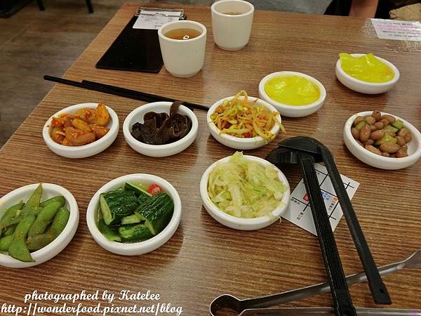 【韓鄉韓國料理】40~50種特色小菜吃到飽 ★ 石鍋嗶嗶飯/銅盤烤豬肉 【韓鄉韓國料理】40~50種特色小菜吃到飽 ★ 石鍋嗶嗶飯/銅盤烤豬肉