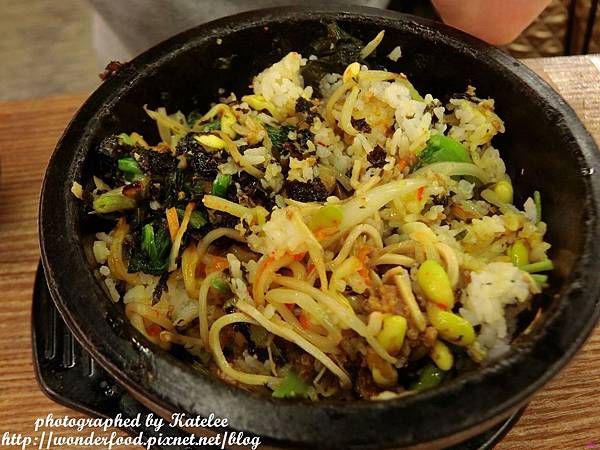 【韓鄉韓國料理】40~50種特色小菜吃到飽 ★ 石鍋嗶嗶飯/銅盤烤豬肉 【韓鄉韓國料理】40~50種特色小菜吃到飽 ★ 石鍋嗶嗶飯/銅盤烤豬肉