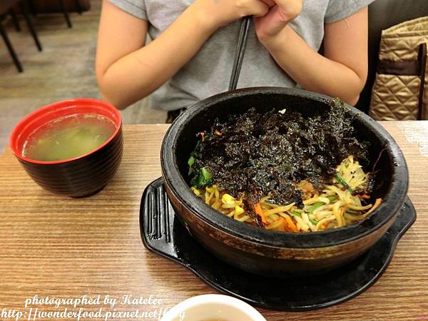 【韓鄉韓國料理】40~50種特色小菜吃到飽 ★ 石鍋嗶嗶飯/銅盤烤豬肉 【韓鄉韓國料理】40~50種特色小菜吃到飽 ★ 石鍋嗶嗶飯/銅盤烤豬肉