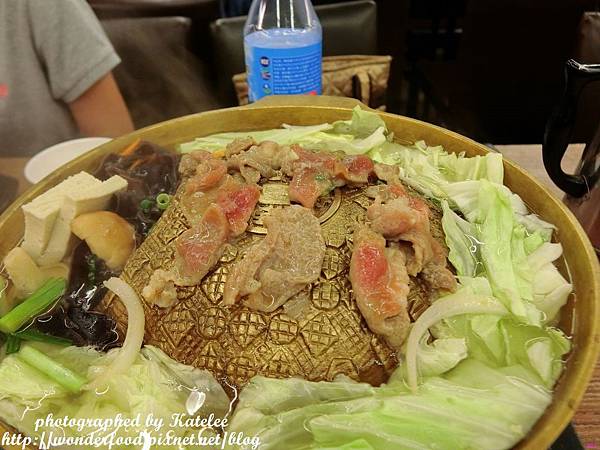 【韓鄉韓國料理】40~50種特色小菜吃到飽 ★ 石鍋嗶嗶飯/銅盤烤豬肉 【韓鄉韓國料理】40~50種特色小菜吃到飽 ★ 石鍋嗶嗶飯/銅盤烤豬肉
