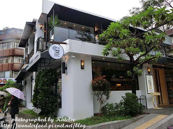 【貳樓(公館店)】早午餐界的霸主/寵物友善餐廳 ★ 狗狗可獲得一份炒蛋喔! 【貳樓(公館店)】早午餐界的霸主/寵物友善餐廳 ★ 狗狗可獲得一份炒蛋喔!