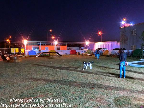 【狗老大寵物渡假會館】桃園寵物餐廳 ★ 寵物餐點/寵物游泳池(尚在整修中)/大片草坪/專業攝影 【狗老大寵物渡假會館】桃園寵物餐廳 ★ 寵物餐點/寵物游泳池(尚在整修中)/大片草坪/專業攝影