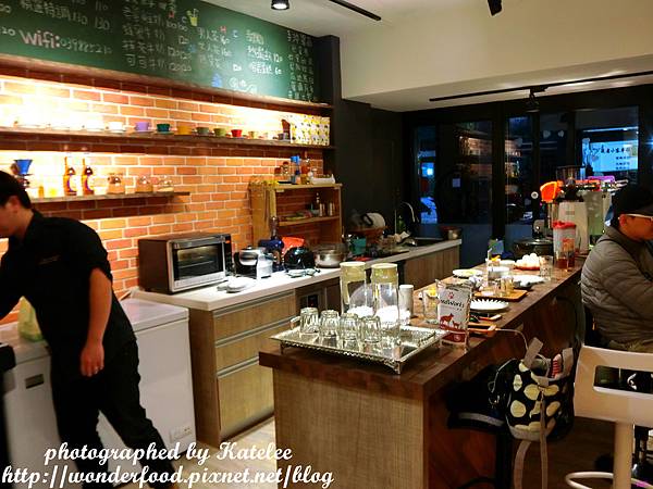 【DOG SPACE寵物空間】宜蘭礁溪寵物友善咖啡館 ★ 美容/洗澡/住宿/寵物餐/寵物算命