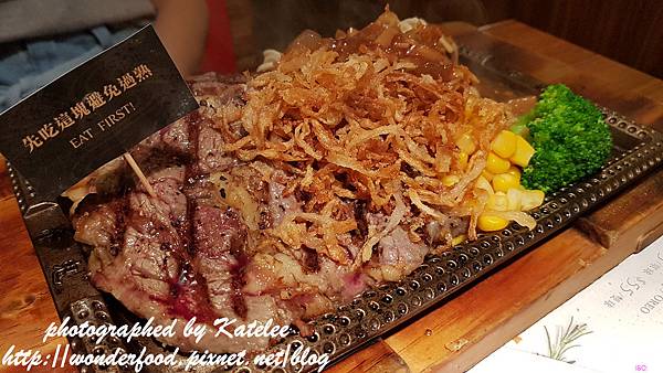 【赤鬼炙燒牛排(逢甲店)】漲幅很大的台中夜市平價牛排 ★ 最愛羅宋湯和玉米濃湯 【赤鬼炙燒牛排(逢甲店)】漲幅很大的台中夜市平價牛排 ★ 最愛羅宋湯和玉米濃湯