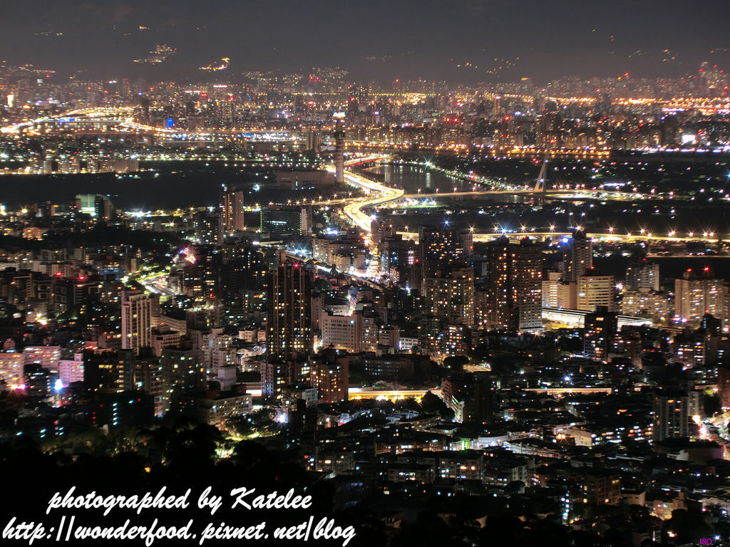台北北投夜景 四季長廊木棧道 北投熱門約會地點 Mobile01 台北北投夜景 四季長廊木棧道 北投熱門約會地點 Mobile01