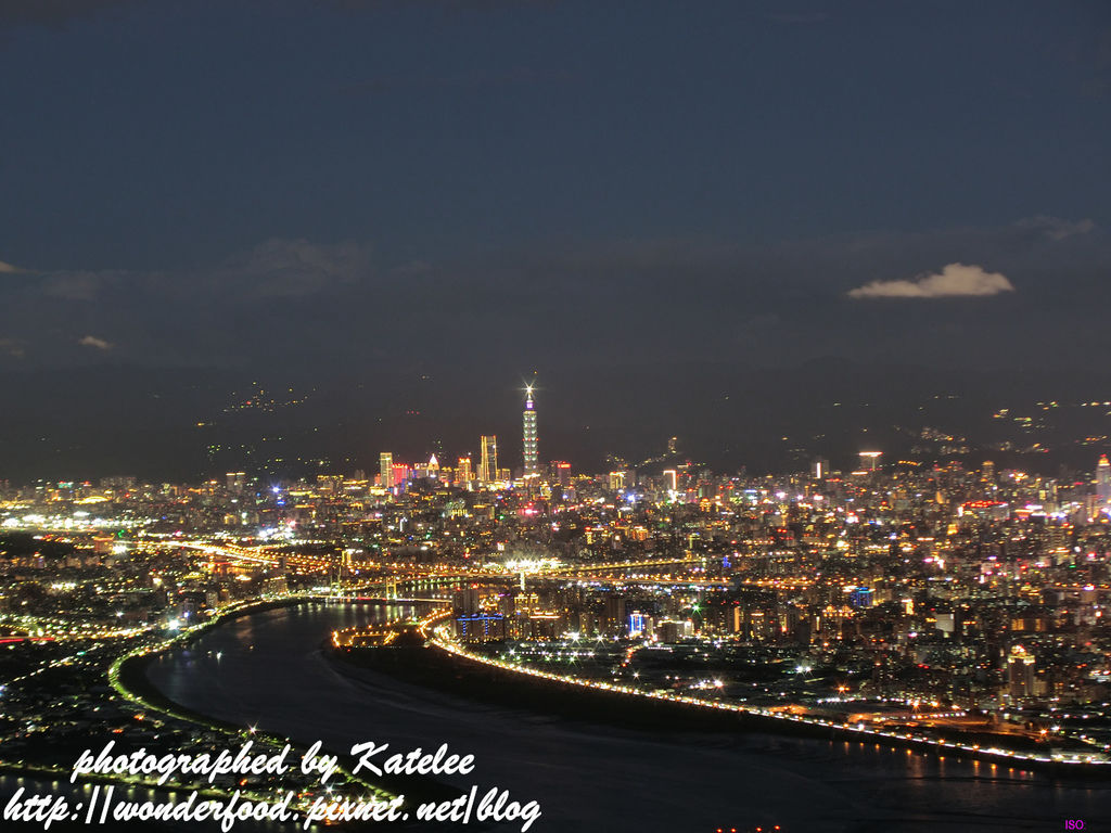 觀音山硬漢嶺步道夜景 大台北夜景 適合夜間運動的步道 Mobile01