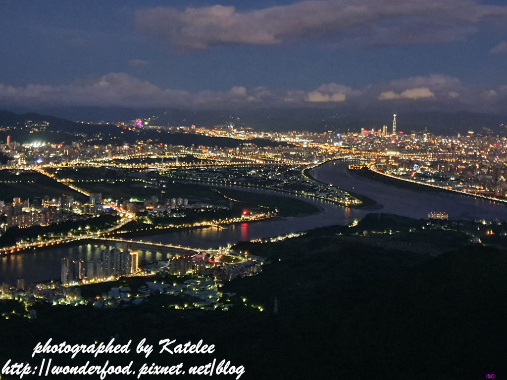 觀音山硬漢嶺步道夜景 大台北夜景 適合夜間運動的步道 Mobile01