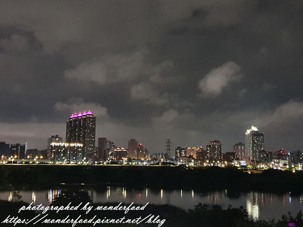 浪漫新月橋夜景 5 6 巨大婚戒與仿真月亮 大漢溪上最美的一道弦月 Mobile01