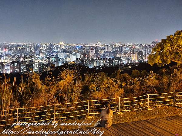 桃園虎頭山環保公園夜景 桃園激推賞夜景與約會聖地 緊鄰市區的制高點 美食人生 痞客邦
