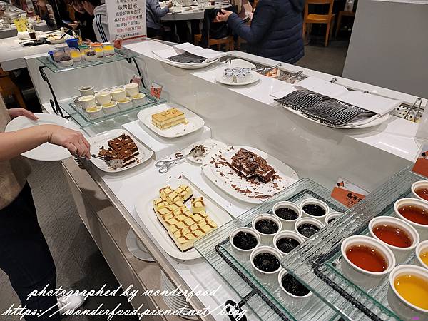 【美琪蒙古烤肉】美麗華本館五樓 ★ 蒙古烤肉、酸菜白肉鍋吃到