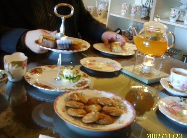 Adonia Kerrisdale / 迷你 High Tea