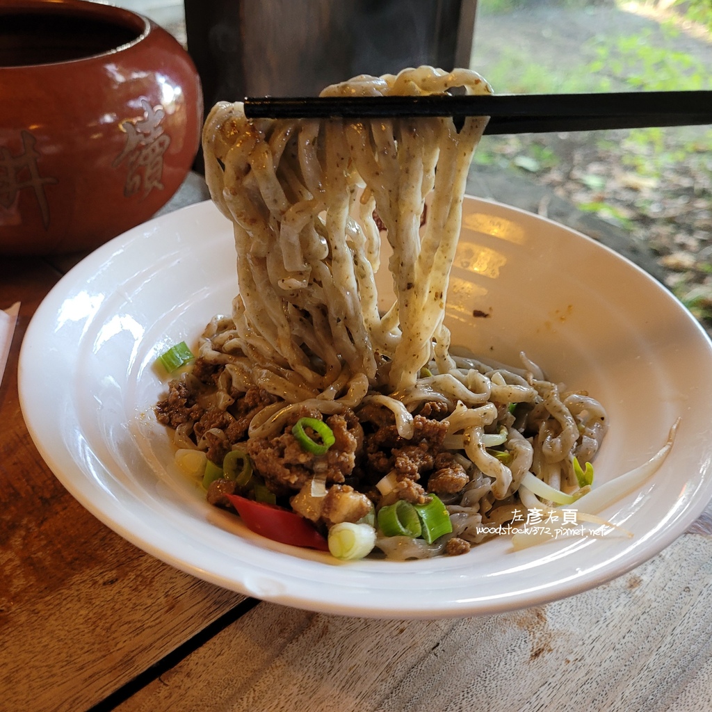 台南安平區《耕讀園。書香茶坊–永華店》｜古風老建築庭園景觀，