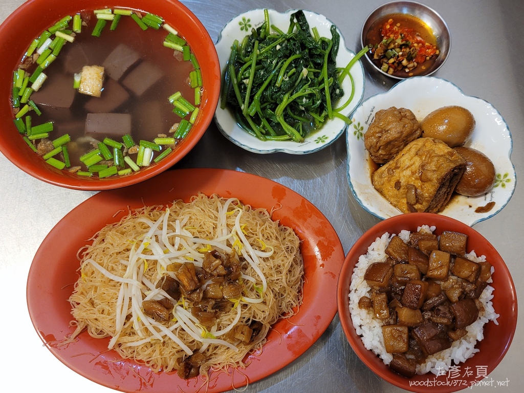 台南東區小吃_香香古早味炒米粉豬血湯_台式美食