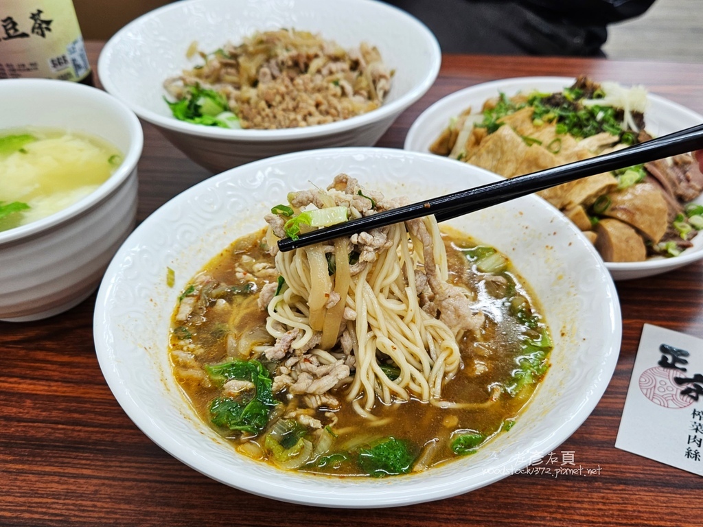 正宗榨菜肉絲麵 東區直營店_現炒榨菜肉絲麵22.jpg