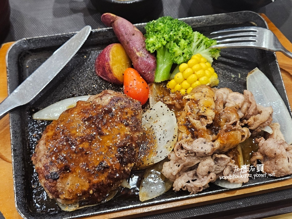 Joyfull台灣珍有福台南安平店_家樂福餐廳_牛肉漢堡排拚牛五花燒肉定食21.jpg