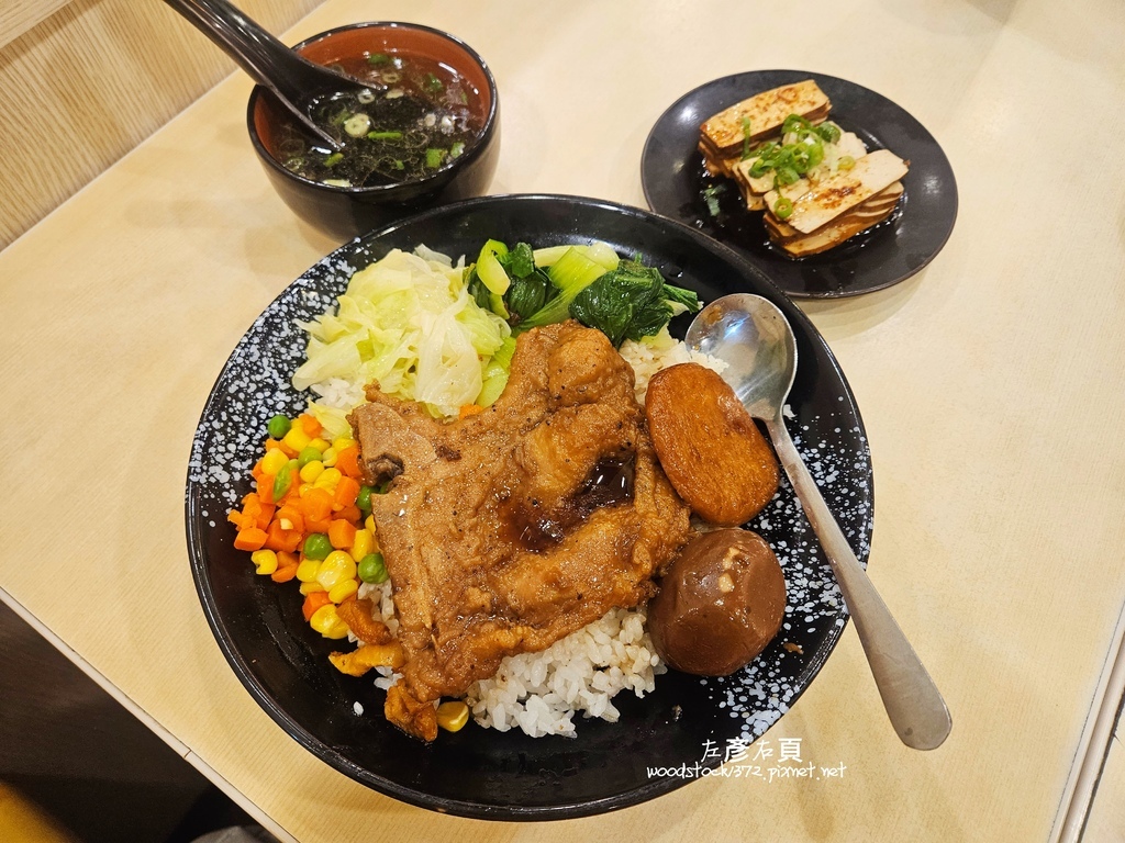 三商巧福 南特店_台南中西區_紅燒排骨飯1.jpg