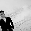 BIGBANG - LOVE SONG M_V (WORLD PREMIERE)[(003143)07-14-03].PNG