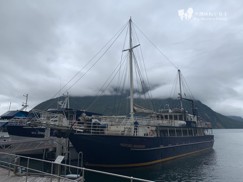 [紐西蘭南島露營車] 米佛峽灣的陰天與晴天及午餐