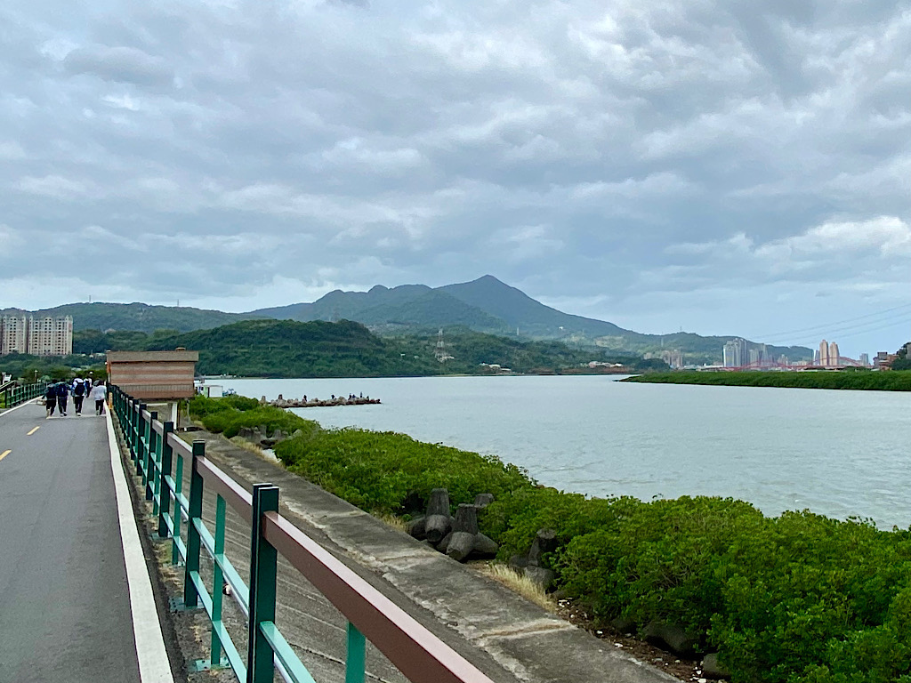 [帶小兒子騎鐵馬] 台北市河濱自行車道從美堤經社子島到大稻埕