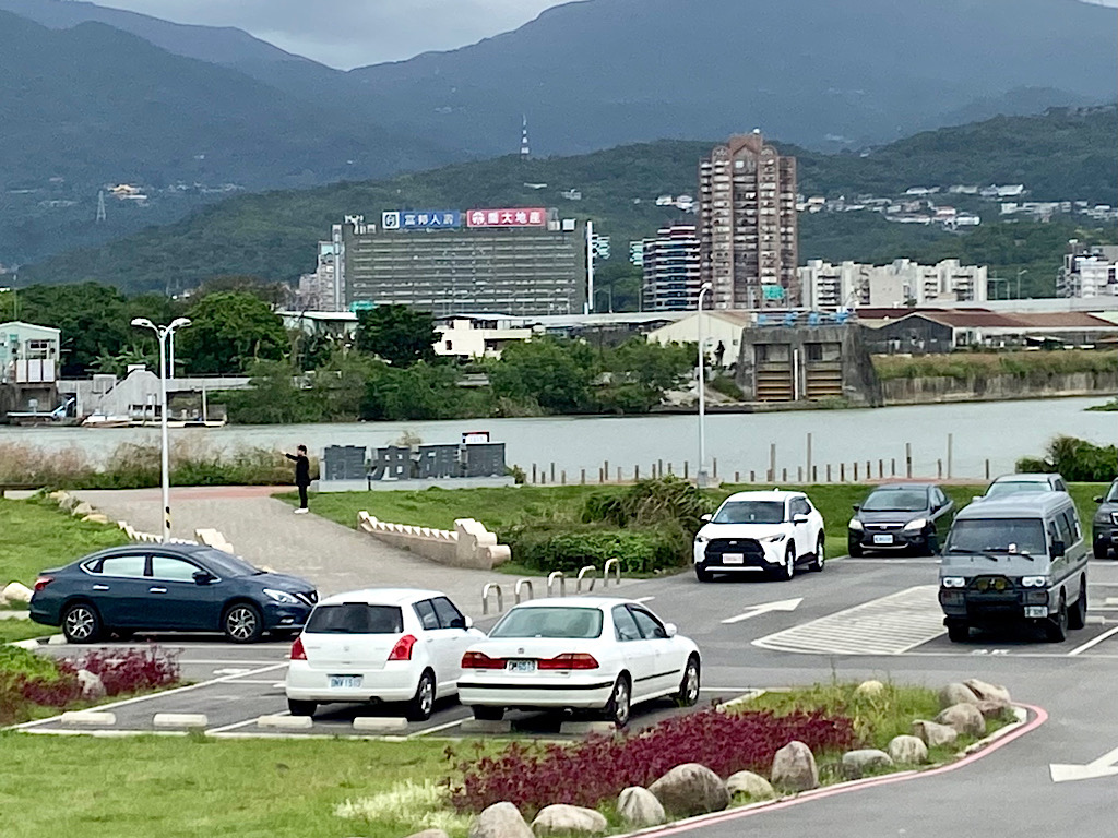 [帶小兒子騎鐵馬] 台北市河濱自行車道從美堤經社子島到大稻埕