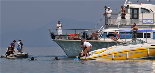 馬其頓世界遺產地遊船失事090906b.jpg