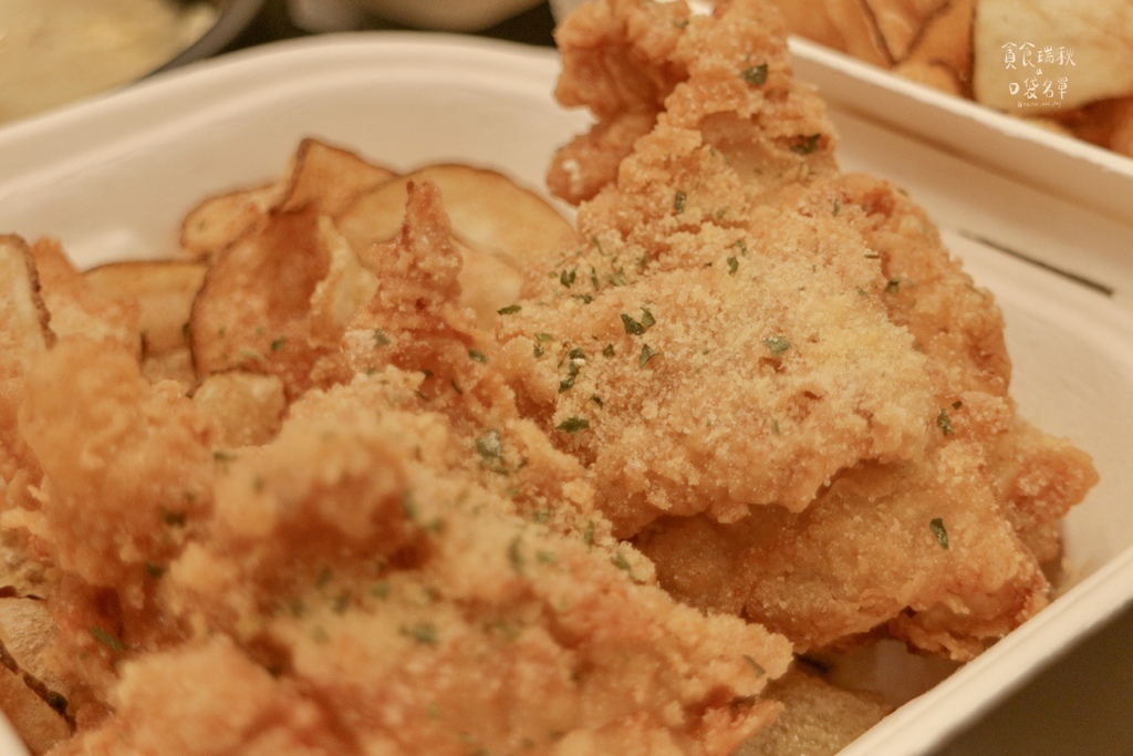 台中西區｜勤美商圈人氣韓式料理，餐點多樣，豆腐鍋、拌飯、炸雞