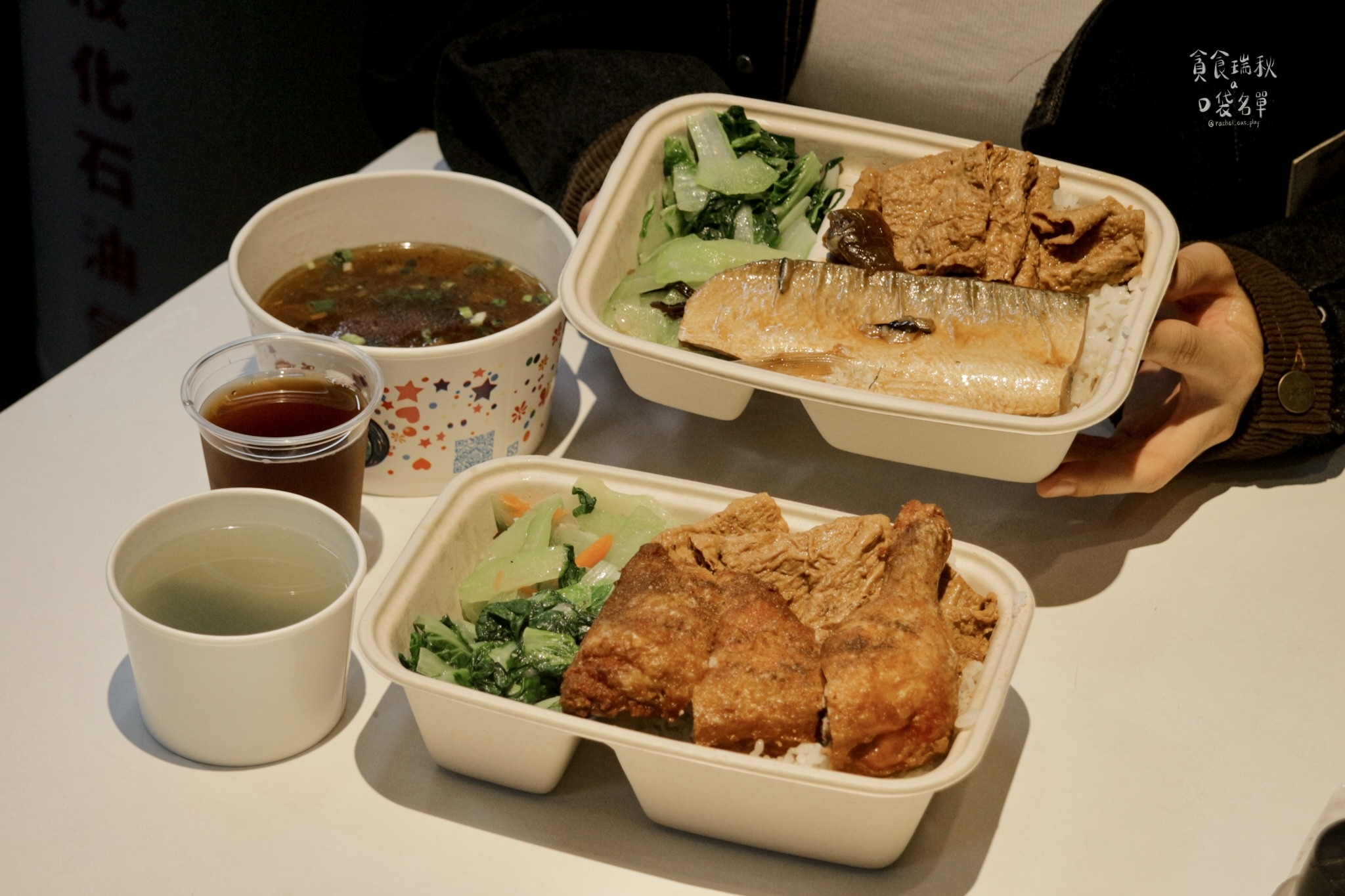台中西區｜向上市場在地傳承25年好味道！香酥溫體雞腿、排骨酥