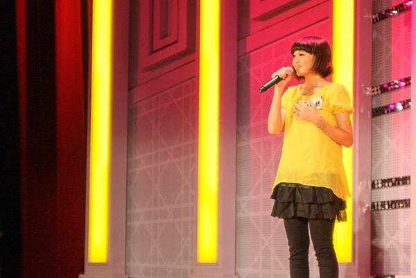 年僅14歲的鄭心慈小小年紀卻有超齡的演唱技巧