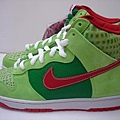 NIKE DUNK HIGH PRO SB Dr Feel Good男SB限定.毒品博士.jpg