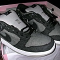 NIKE DUNK LOW PRO SB BE@RBRICK 黑牛仔.jpg