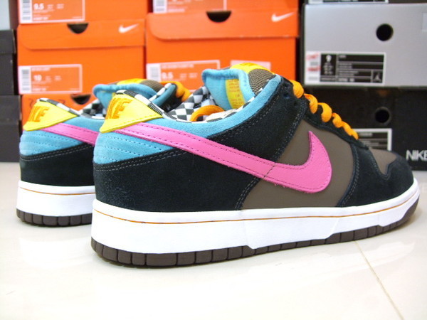 NIKE DUNK LOW SB PREMIUM 720度大迴轉 配色鮮艷 夠嗆2.jpg