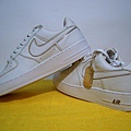 NIKE AIR FORCE 1 金線 荔枝皮 金鞋扣1.JPG