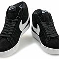 NIKE BLAZER 白黑勾1.jpg