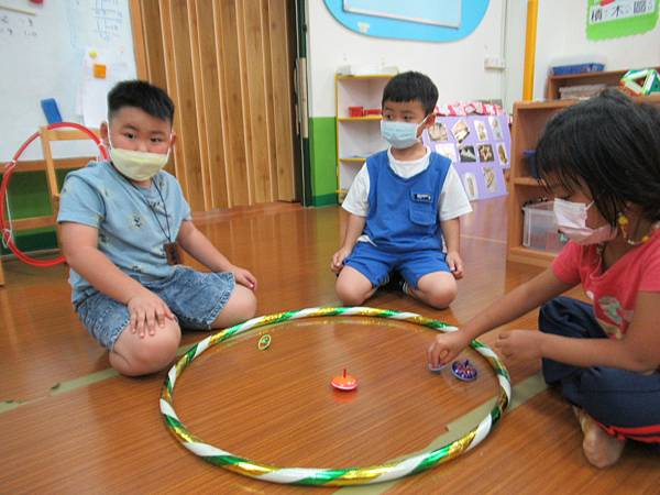 把玩陀螺-手轉陀螺