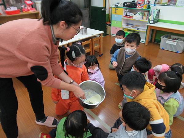 加牛奶、酵母水