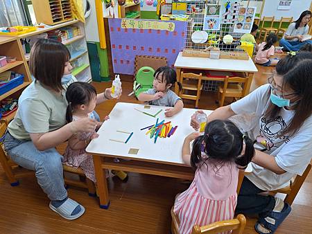 寶特瓶帆船下水囉~~