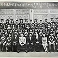 102 1974年司徒衛（前坐左三）與中國文化學院中文系文藝組應屆畢業生合影.jpg