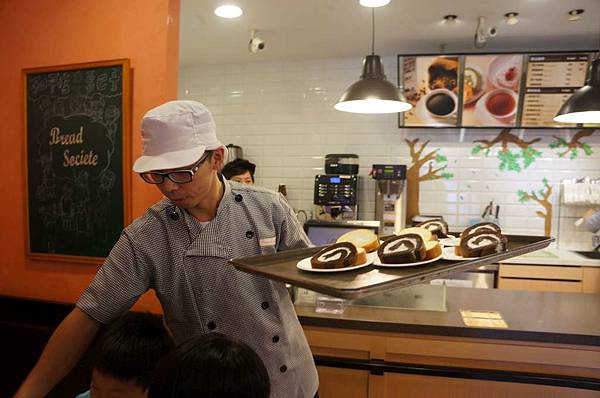 DSC00389-1024.jpg DSC00389-1024.jpg