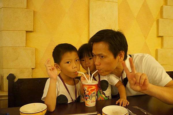 DSC05884-1024.jpg DSC05884-1024.jpg