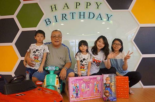 DSC04085-1024.jpg DSC04085-1024.jpg