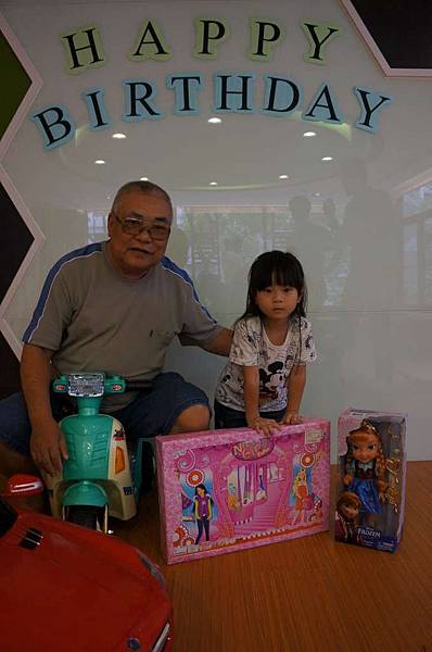 DSC04083-1024.jpg DSC04083-1024.jpg