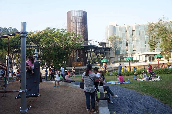 DSC05051-1024.jpg DSC05051-1024.jpg