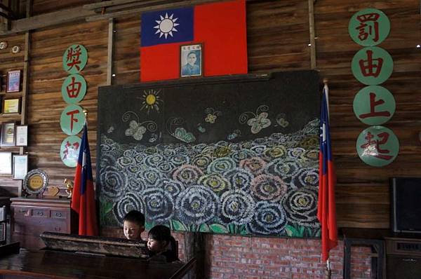 DSC06832-1024.jpg DSC06832-1024.jpg