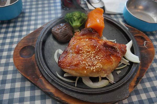 DSC02195-1024.jpg DSC02195-1024.jpg