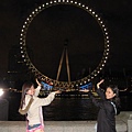 手捧 London Eye