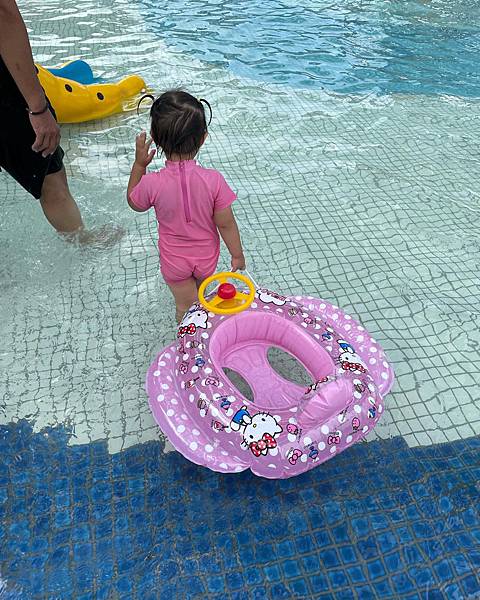 遊記。台南。親子。烏山頭水庫 親水公園 溜滑梯 噴水 游泳 